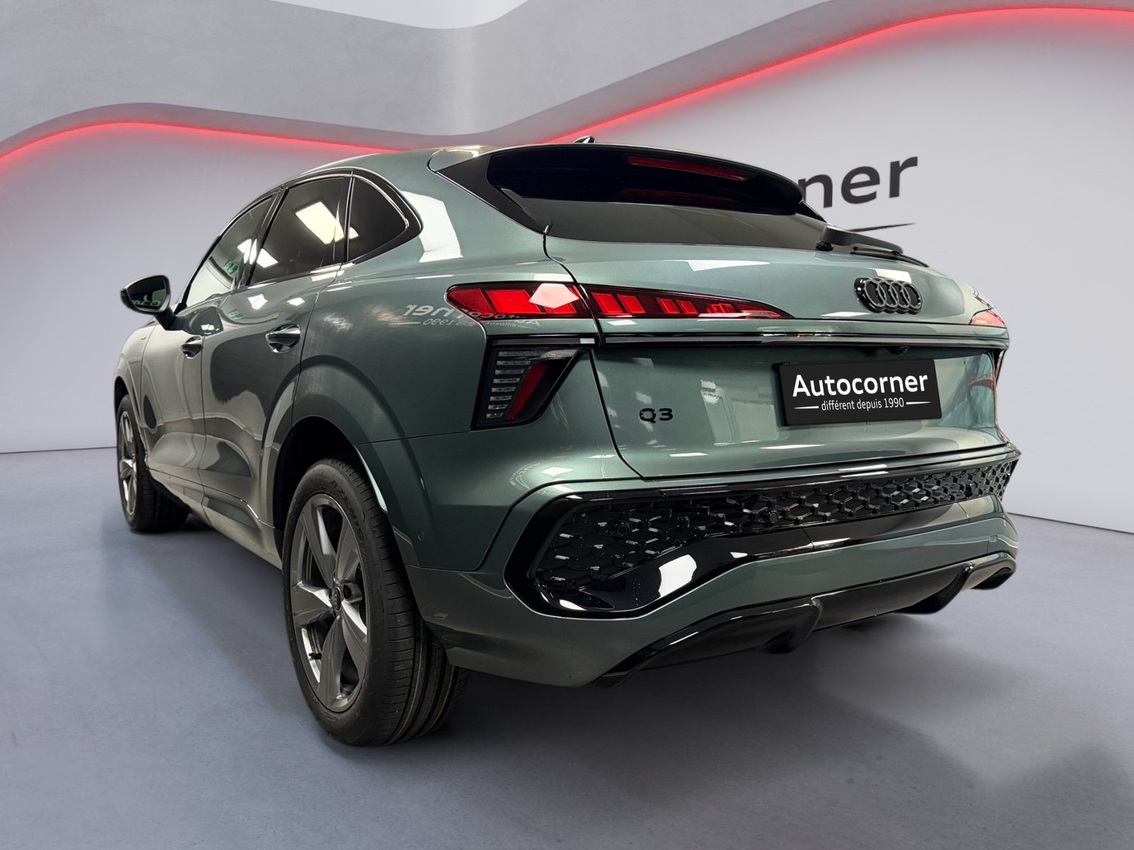 AUDI Q3 Sportback 110 kW TFSI S tronic-image-2
