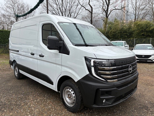 NISSAN INTERSTAR-image-2
