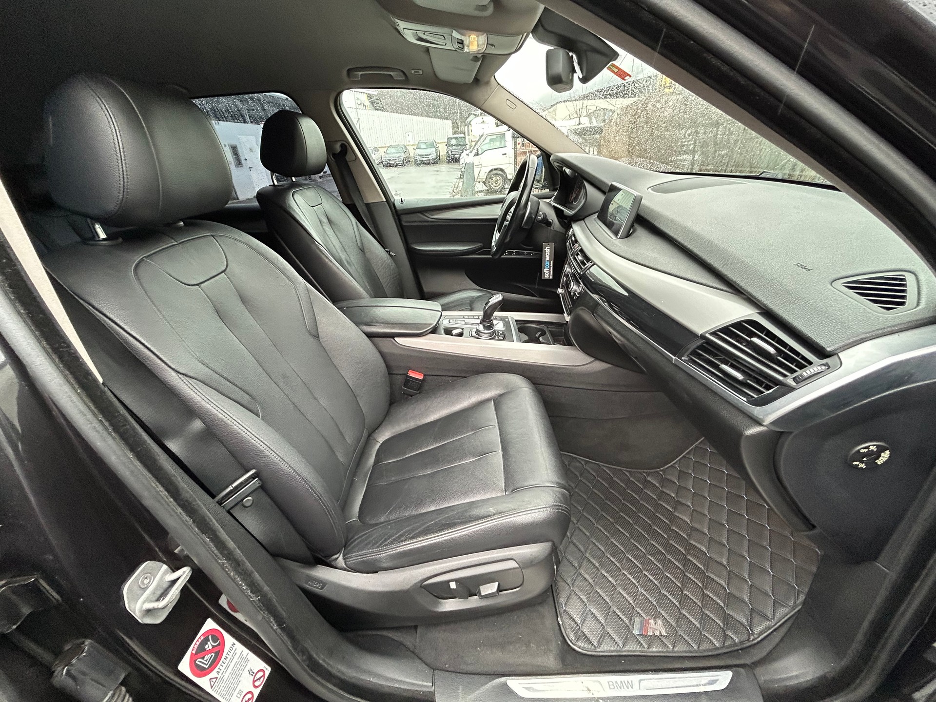 BMW X5 xDrive 30d Steptronic-image-12