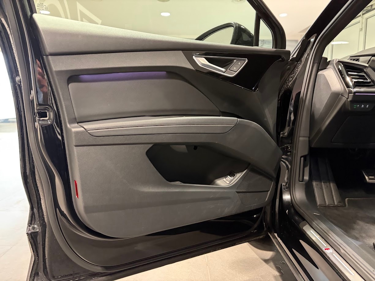 AUDI Q4 e-tron 50 quattro-image-4