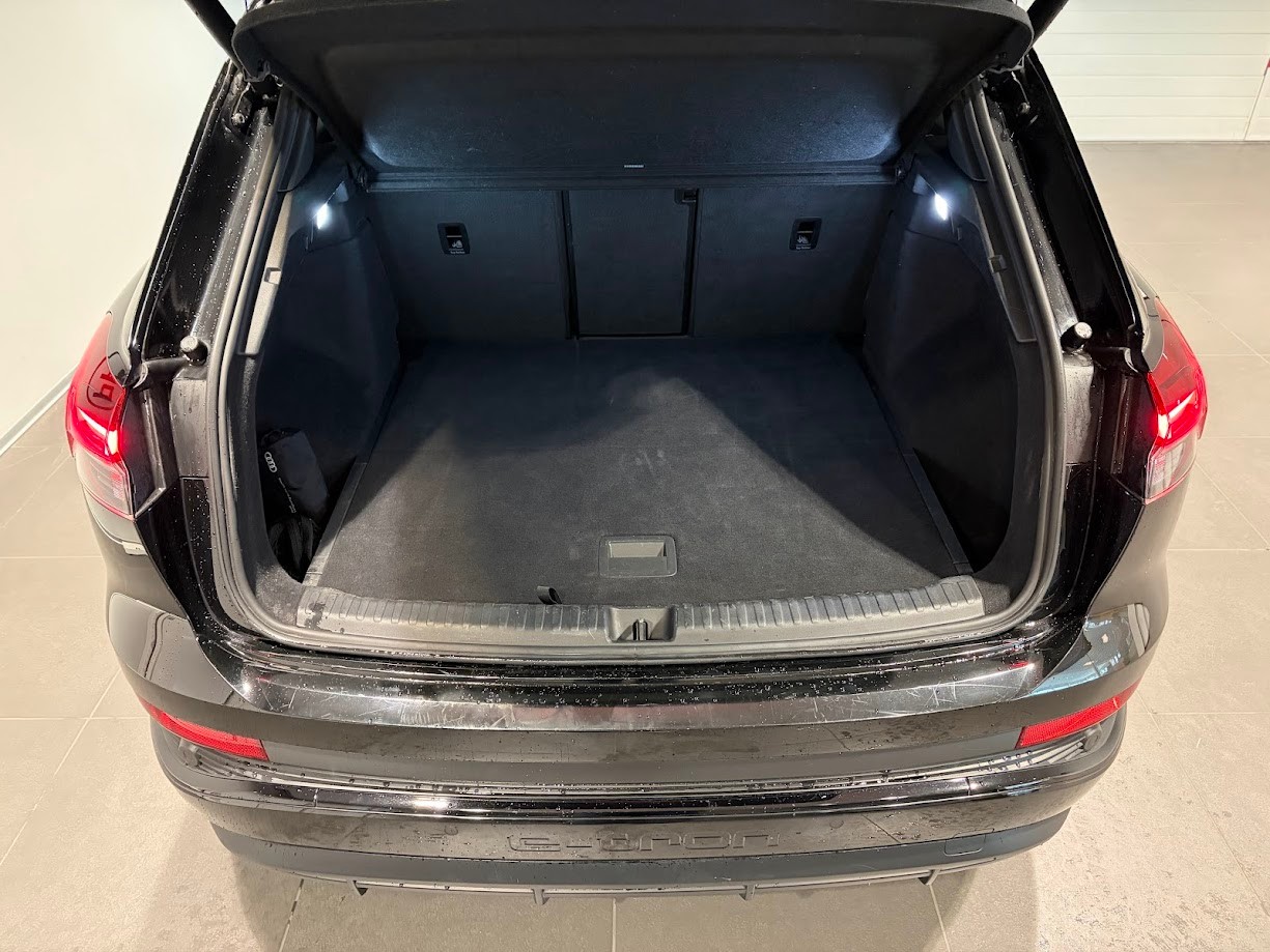 AUDI Q4 e-tron 50 quattro-image-12