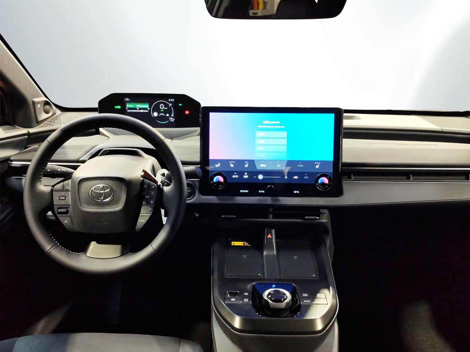 TOYOTA C-HR+ Premium AWD-image-9