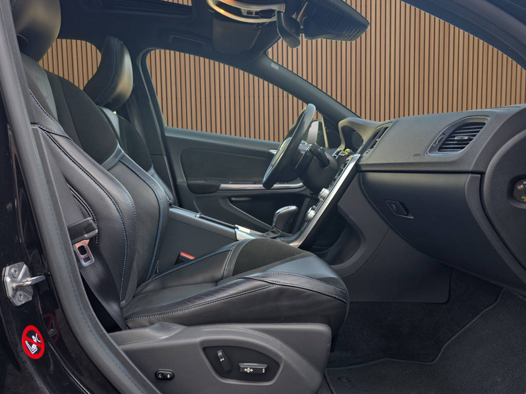 VOLVO V60 2.0 T6 Polestar AWD-image-12