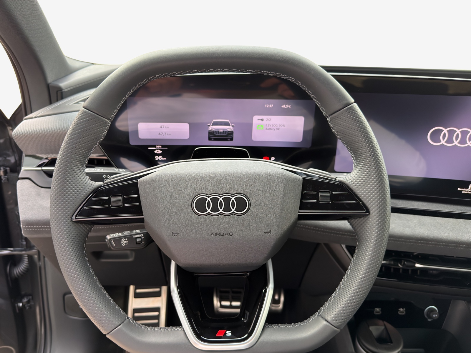 AUDI SQ6 e-tron quattro-image-9