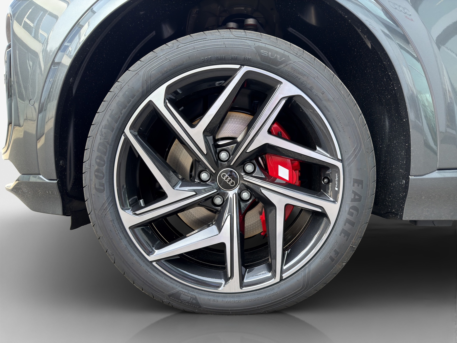 AUDI SQ6 e-tron quattro-image-13