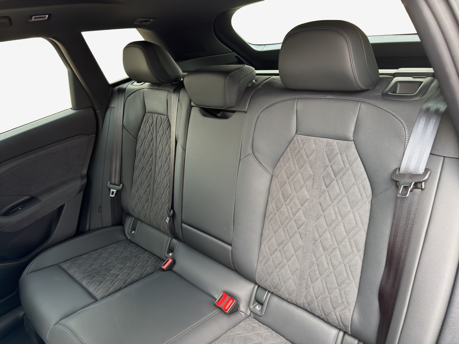 AUDI SQ6 e-tron quattro-image-11