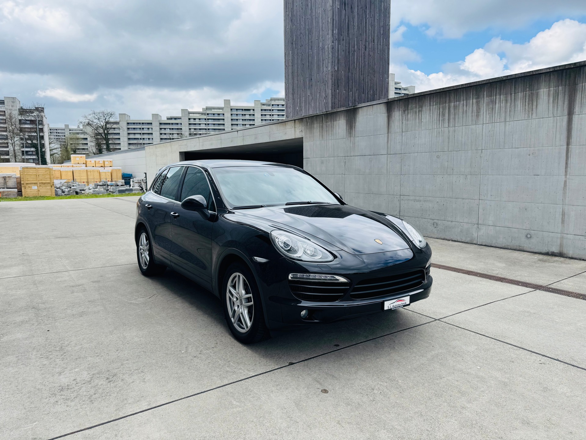 PORSCHE Cayenne Diesel-showroom-element-2