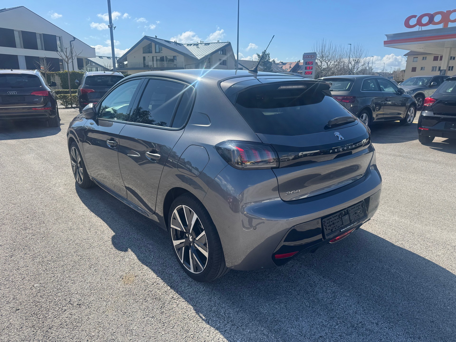 PEUGEOT 208 1.2 PureTech Allure Pack-image-3