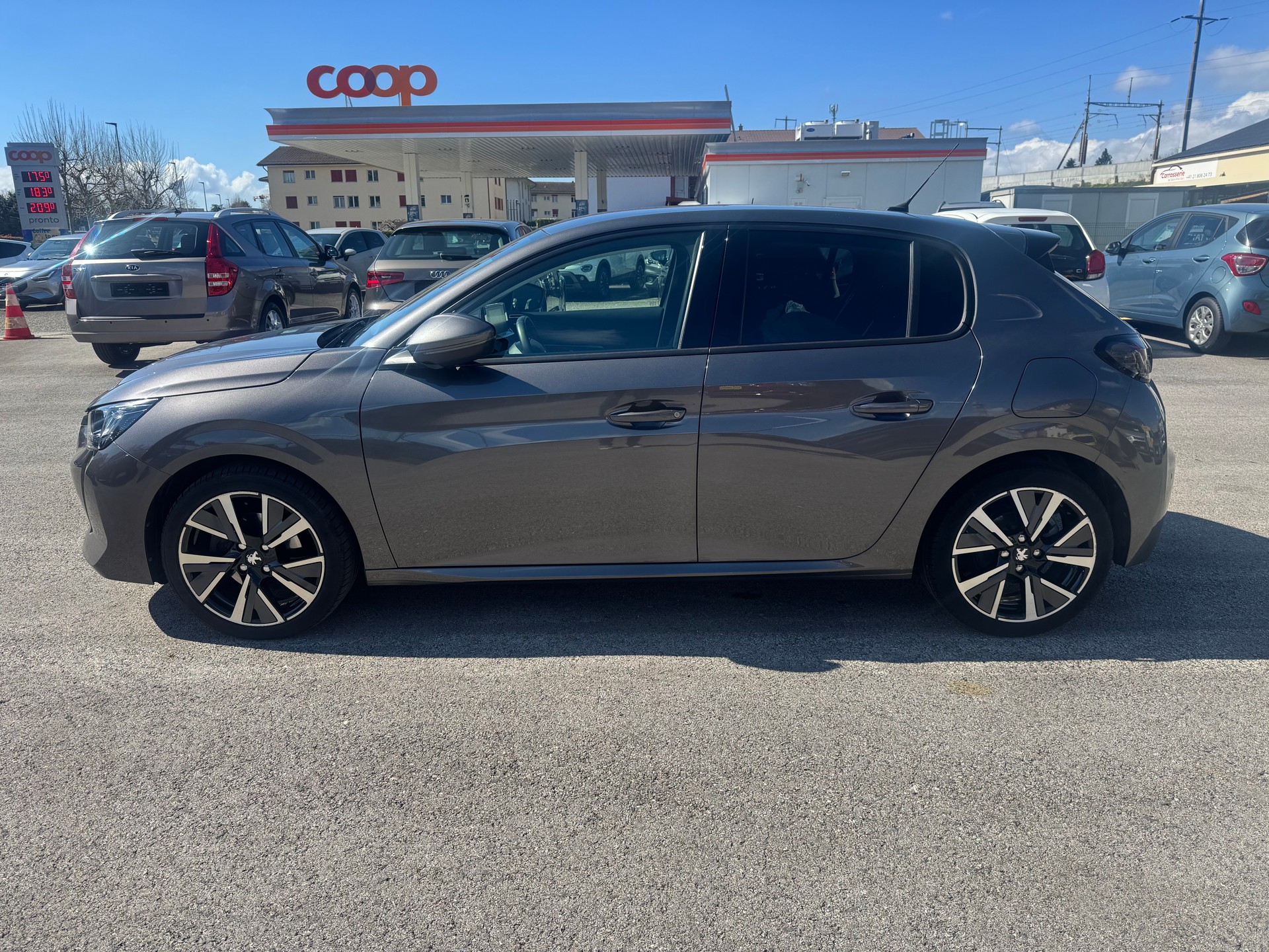 PEUGEOT 208 1.2 PureTech Allure Pack-image-2