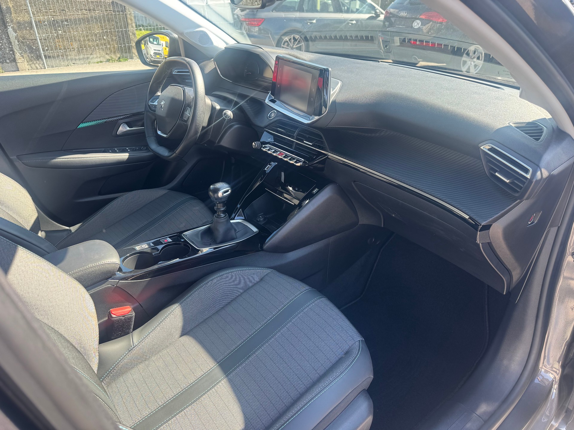 PEUGEOT 208 1.2 PureTech Allure Pack-image-8