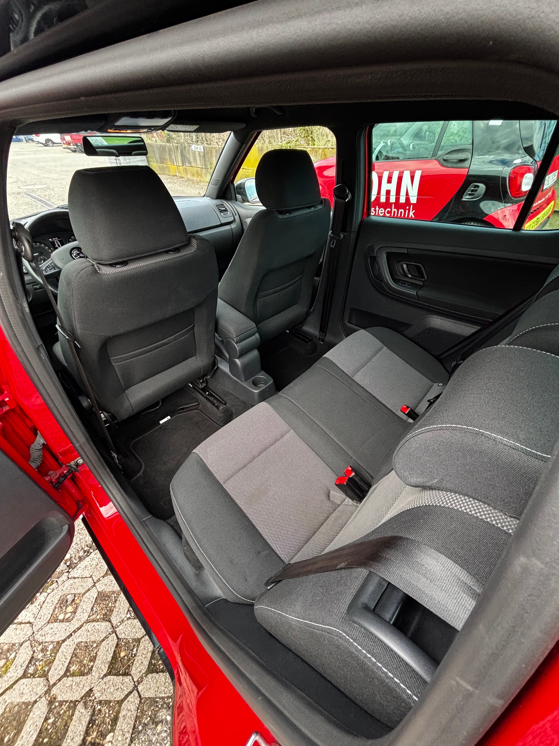 SKODA Fabia 1.6 TDI Monte Carlo-image-6