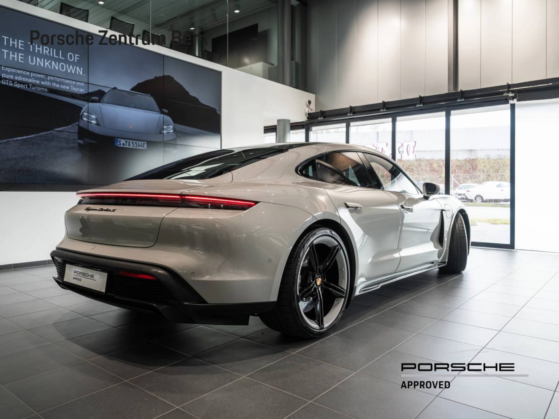 PORSCHE Taycan Turbo S-image-2
