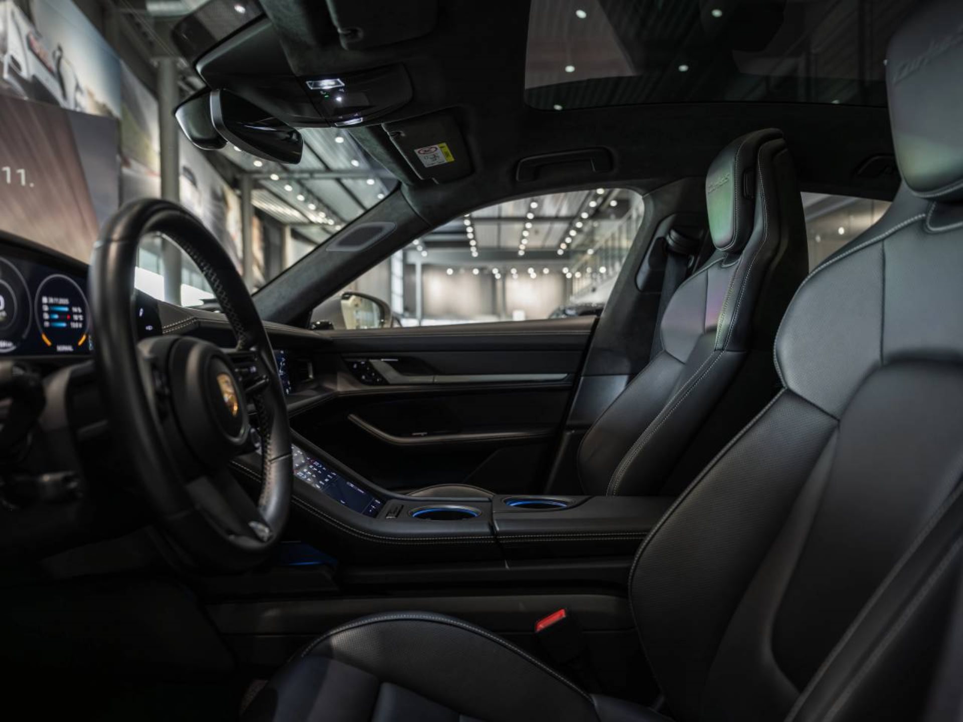 PORSCHE Taycan Turbo S-image-3