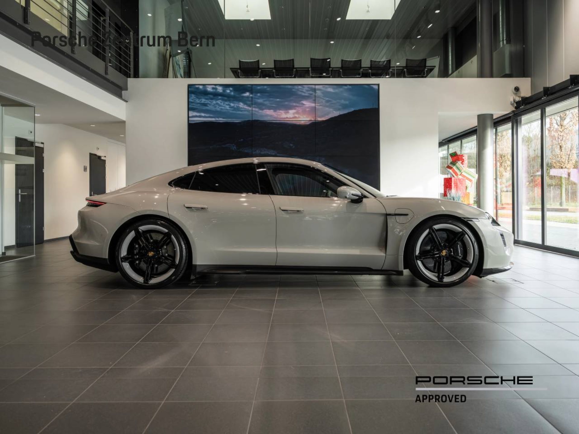 PORSCHE Taycan Turbo S-image-1