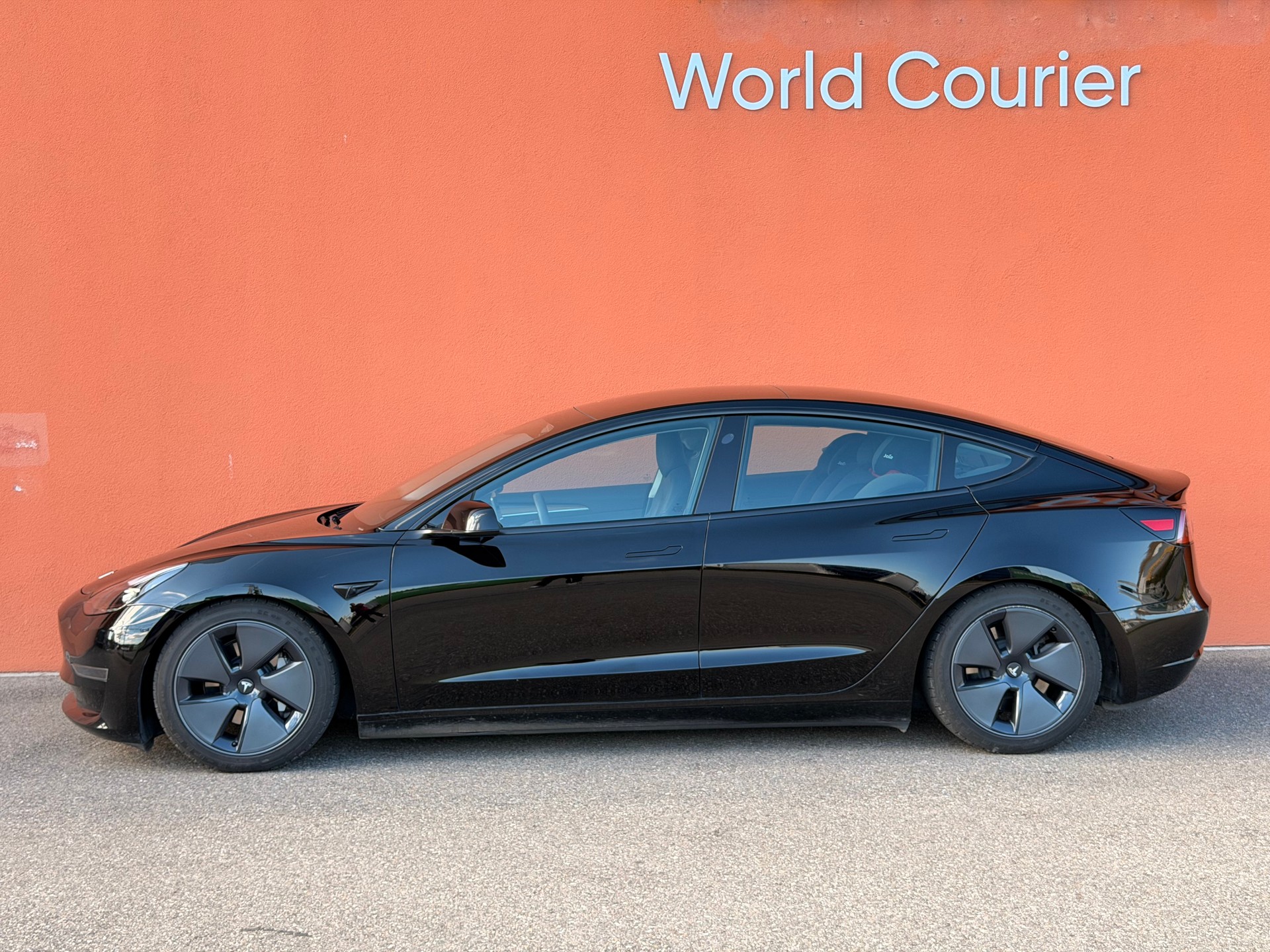 TESLA Model 3 Long Range Dual Motor AWD-image-1