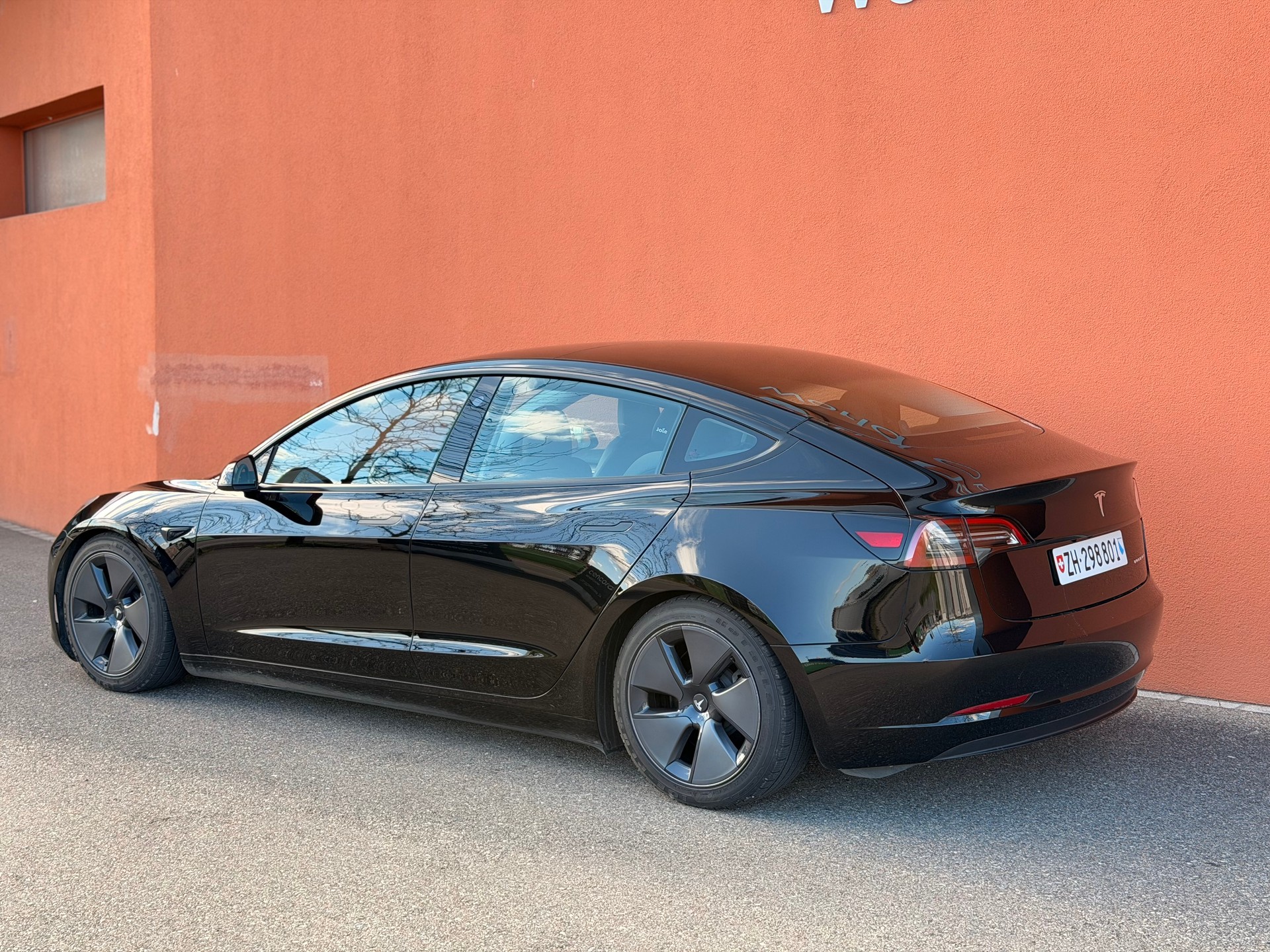 TESLA Model 3 Long Range Dual Motor AWD-image-2