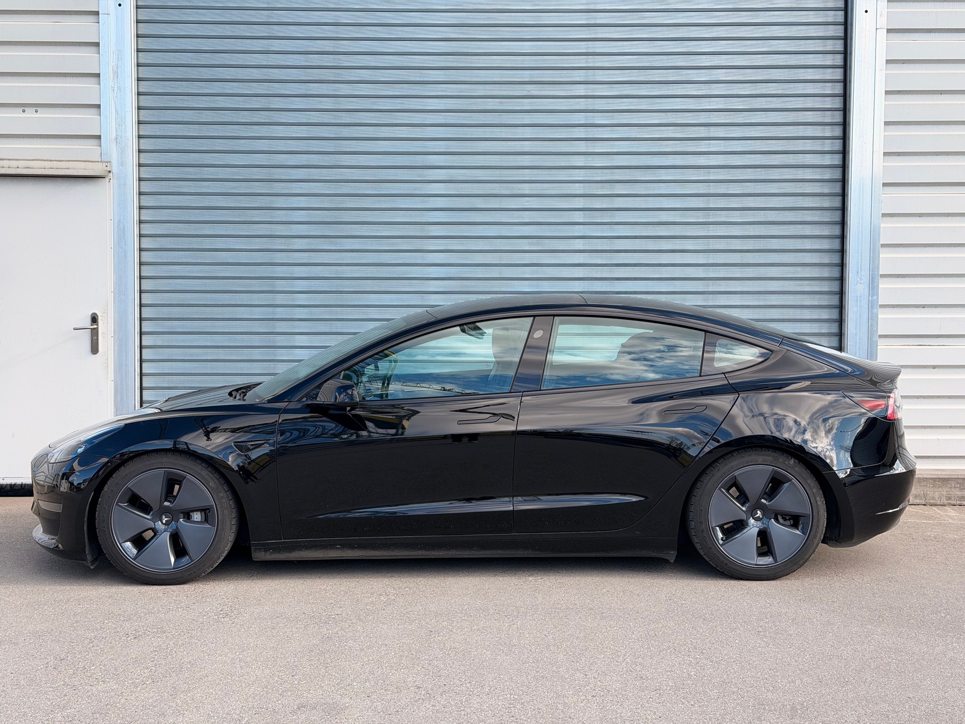 TESLA Model 3 Long Range Dual Motor AWD-image-6