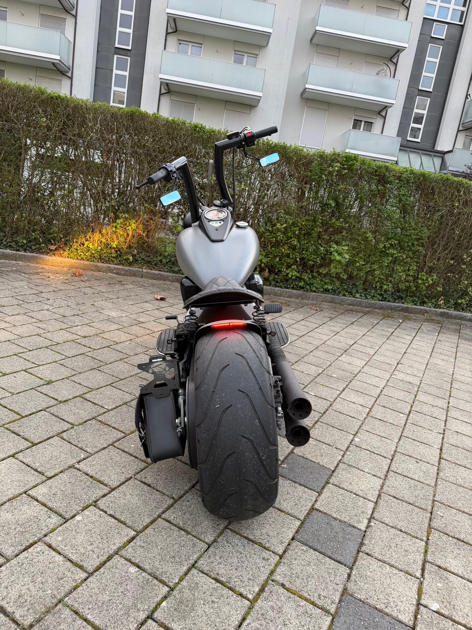 KAWASAKI VN 900 Classic-image-5