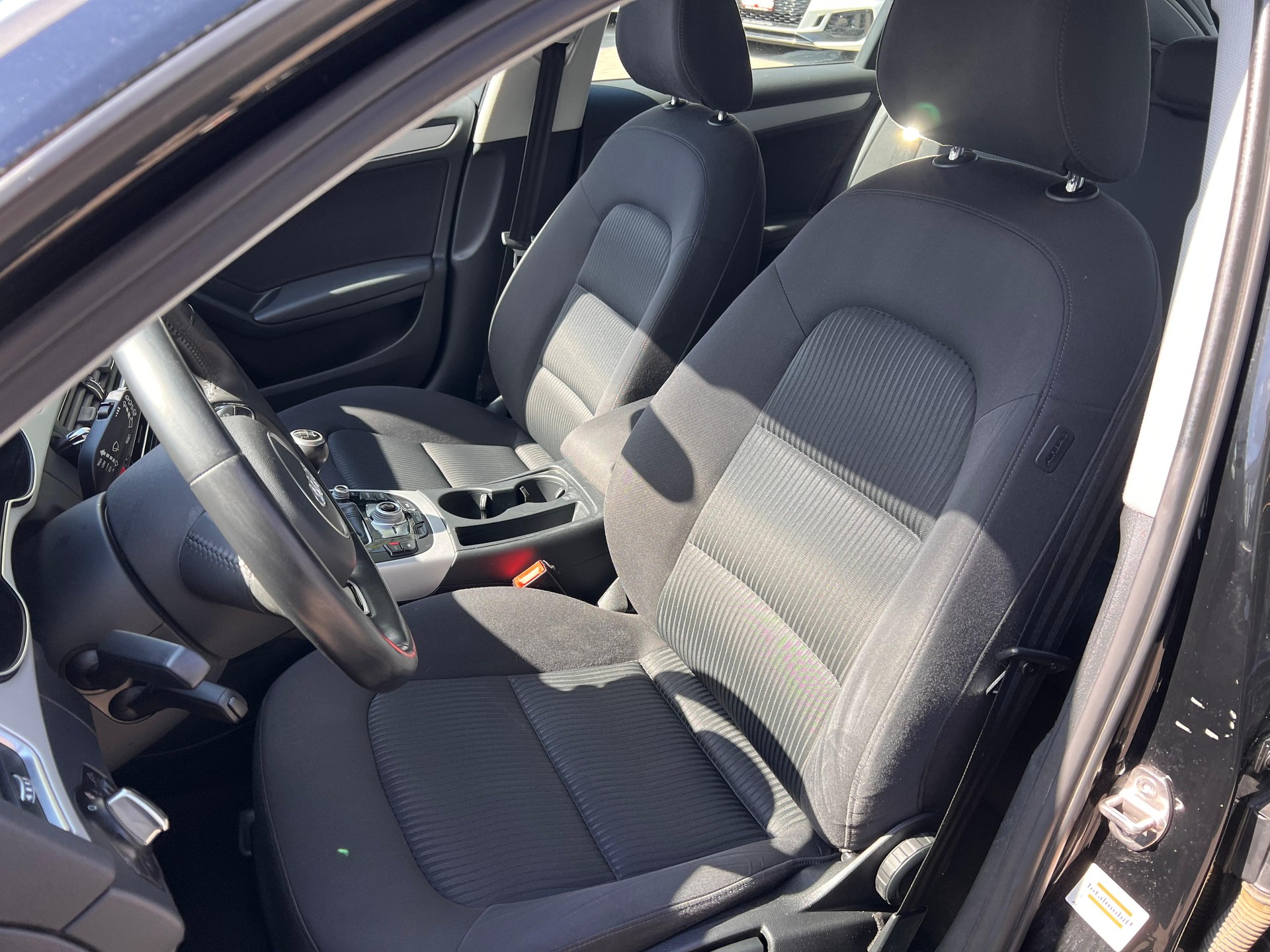AUDI A4 Avant 2.0 TDI 150 quattro-image-9