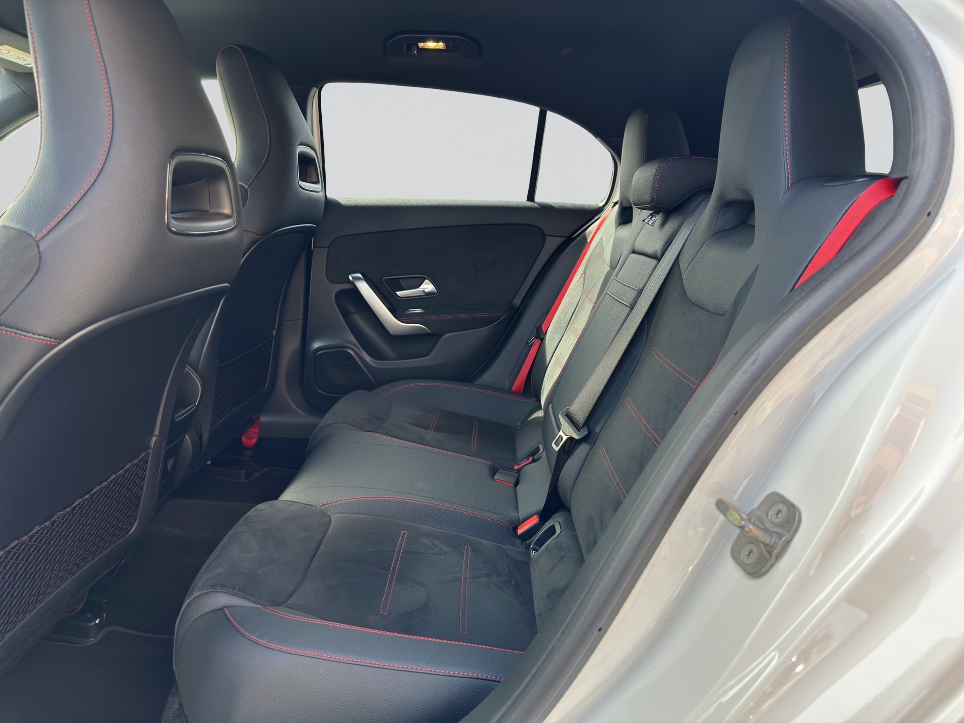 MERCEDES-BENZ A 35 AMG 4Matic Night 8G-DCT-image-7