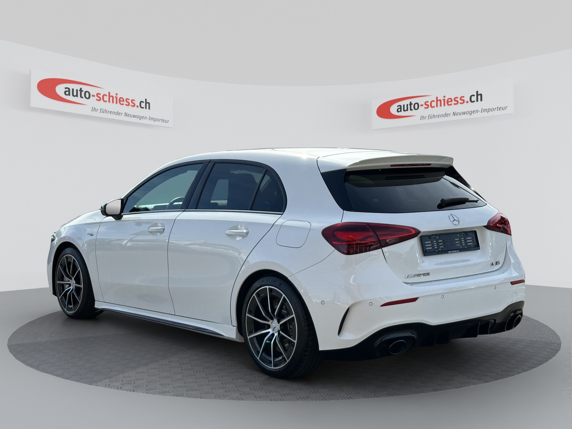MERCEDES-BENZ A 35 AMG 4Matic Night 8G-DCT-image-2