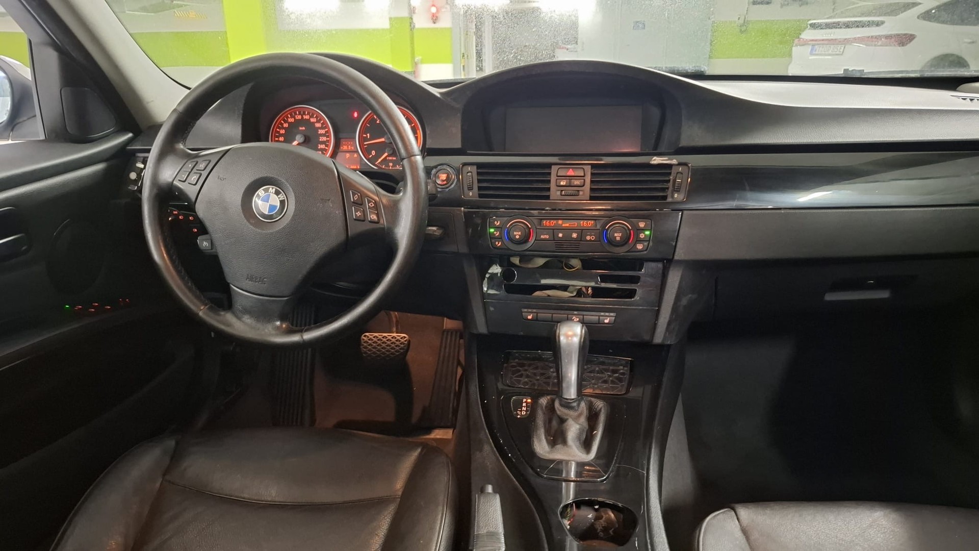 BMW 330xd-image-9