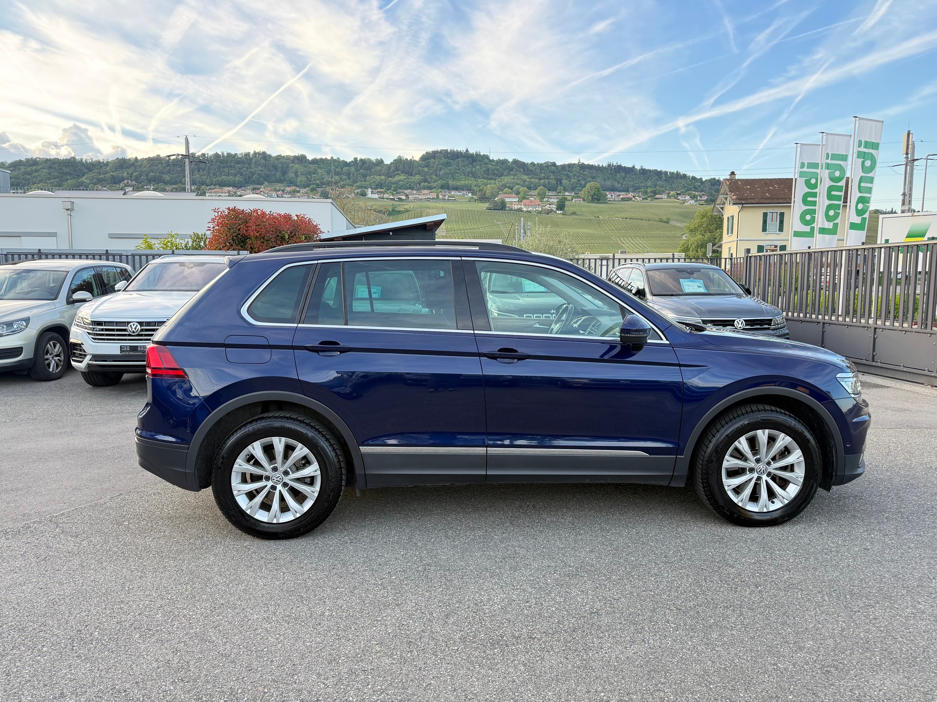 VW Tiguan 2.0TSI Comfortline 4Motion DSG-image-4