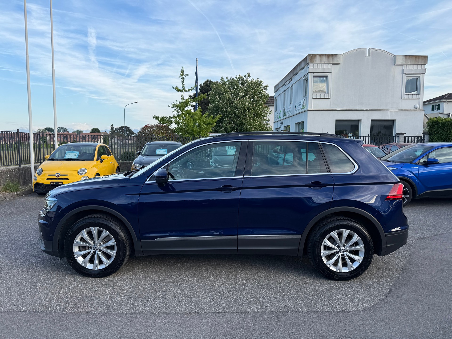 VW Tiguan 2.0TSI Comfortline 4Motion DSG-image-2