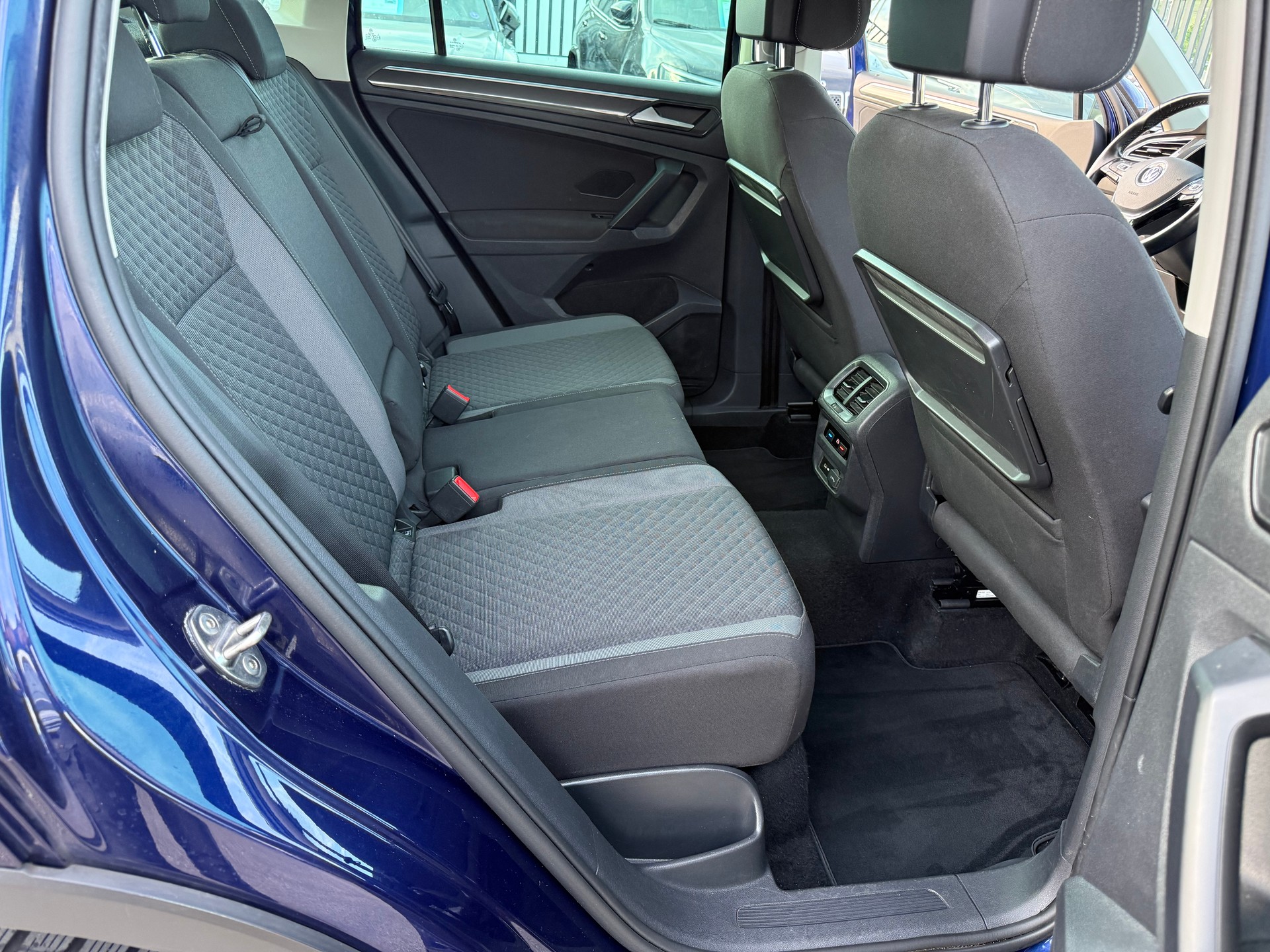 VW Tiguan 2.0TSI Comfortline 4Motion DSG-image-10