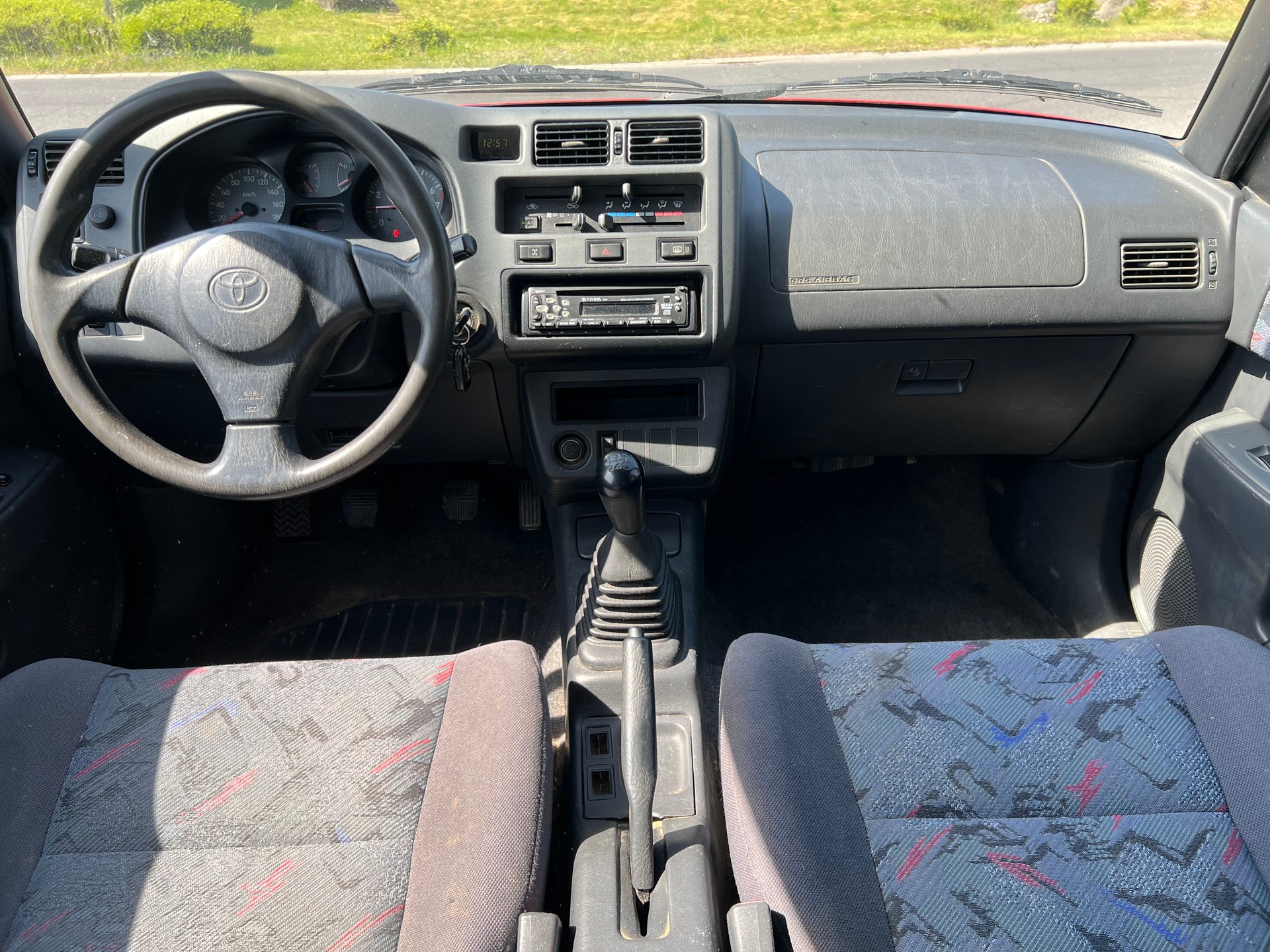TOYOTA RAV-4-image-11