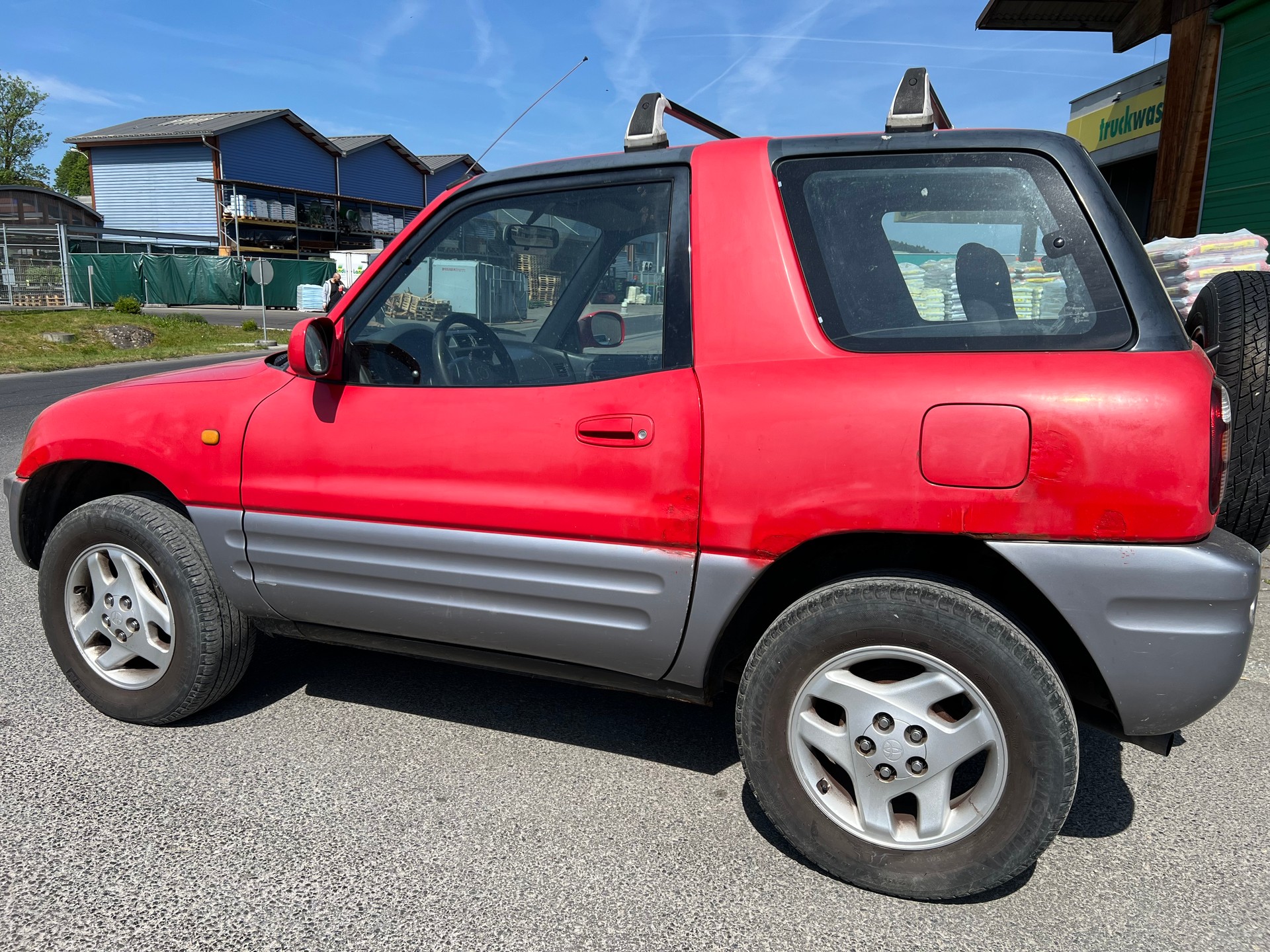 TOYOTA RAV-4-image-3
