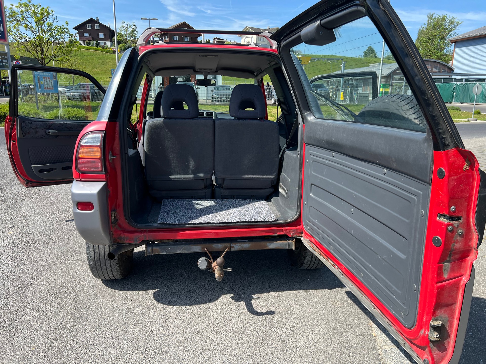 TOYOTA RAV-4-image-9