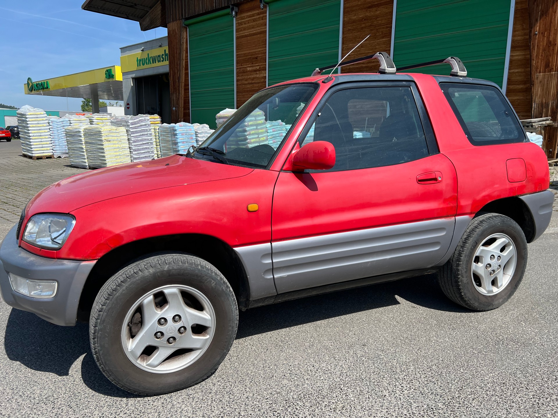 TOYOTA RAV-4-image-1