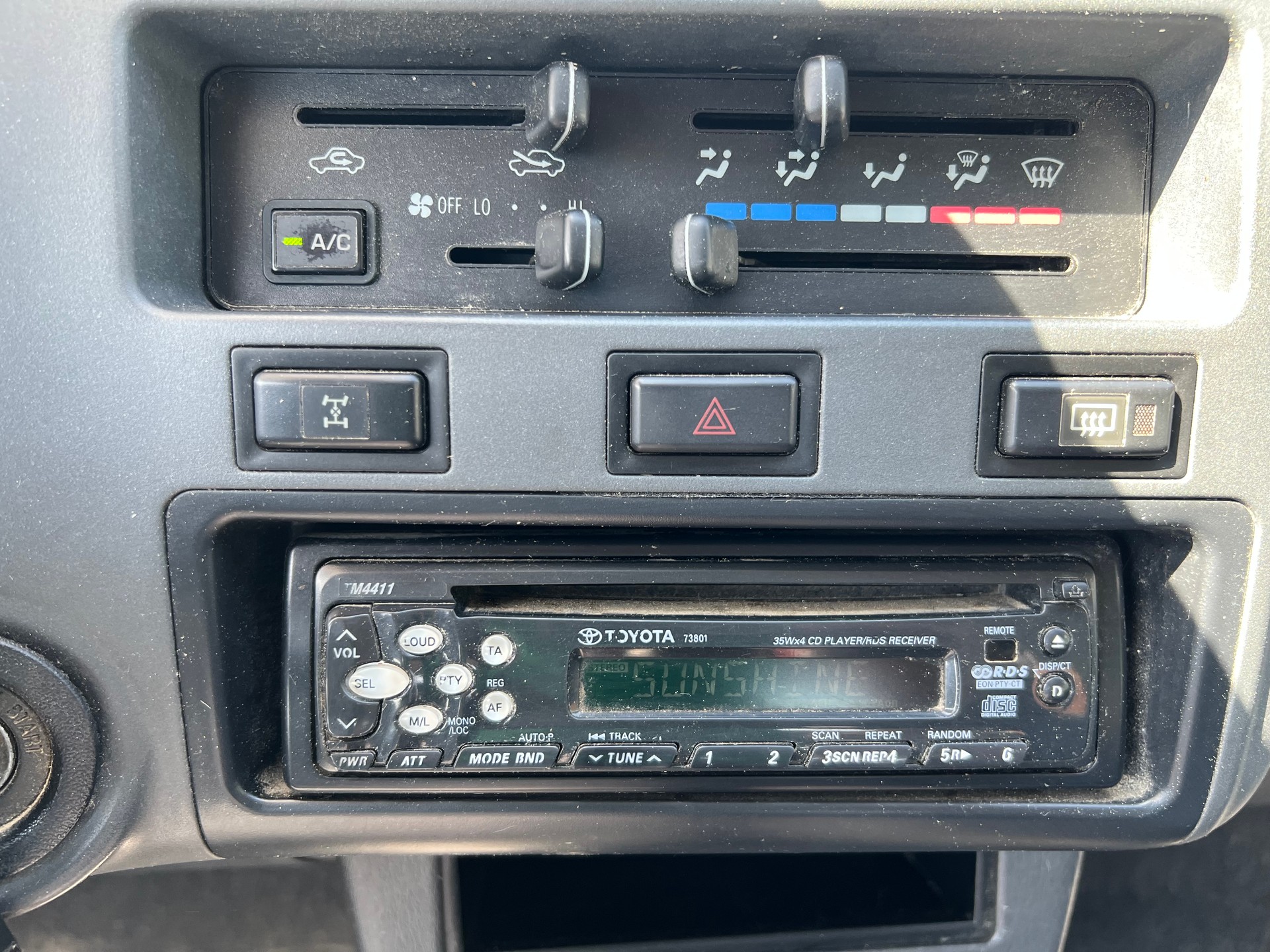 TOYOTA RAV-4-image-12