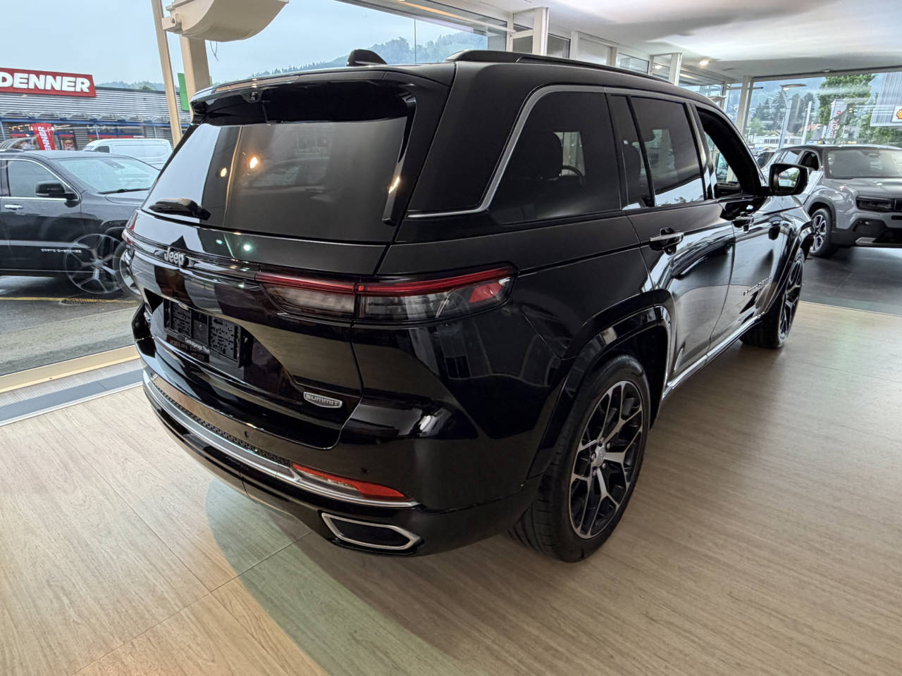 JEEP Grand Cherokee 2.0 Turbo Summit Reserve 4xe-image-4