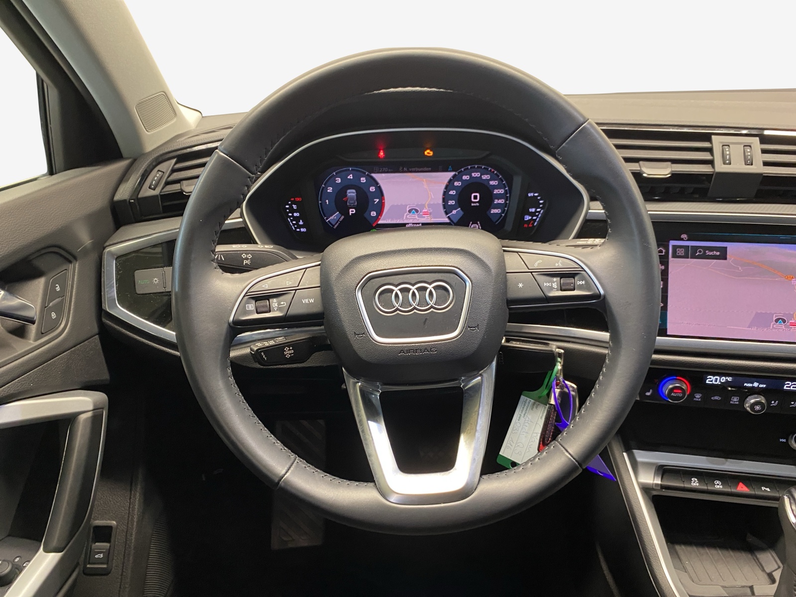 AUDI Q3 40 TFSI advanced quattro S-tronic-image-9