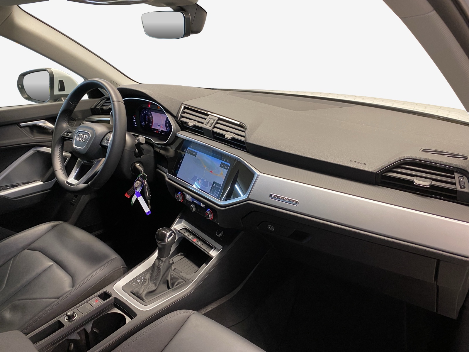 AUDI Q3 40 TFSI advanced quattro S-tronic-image-13