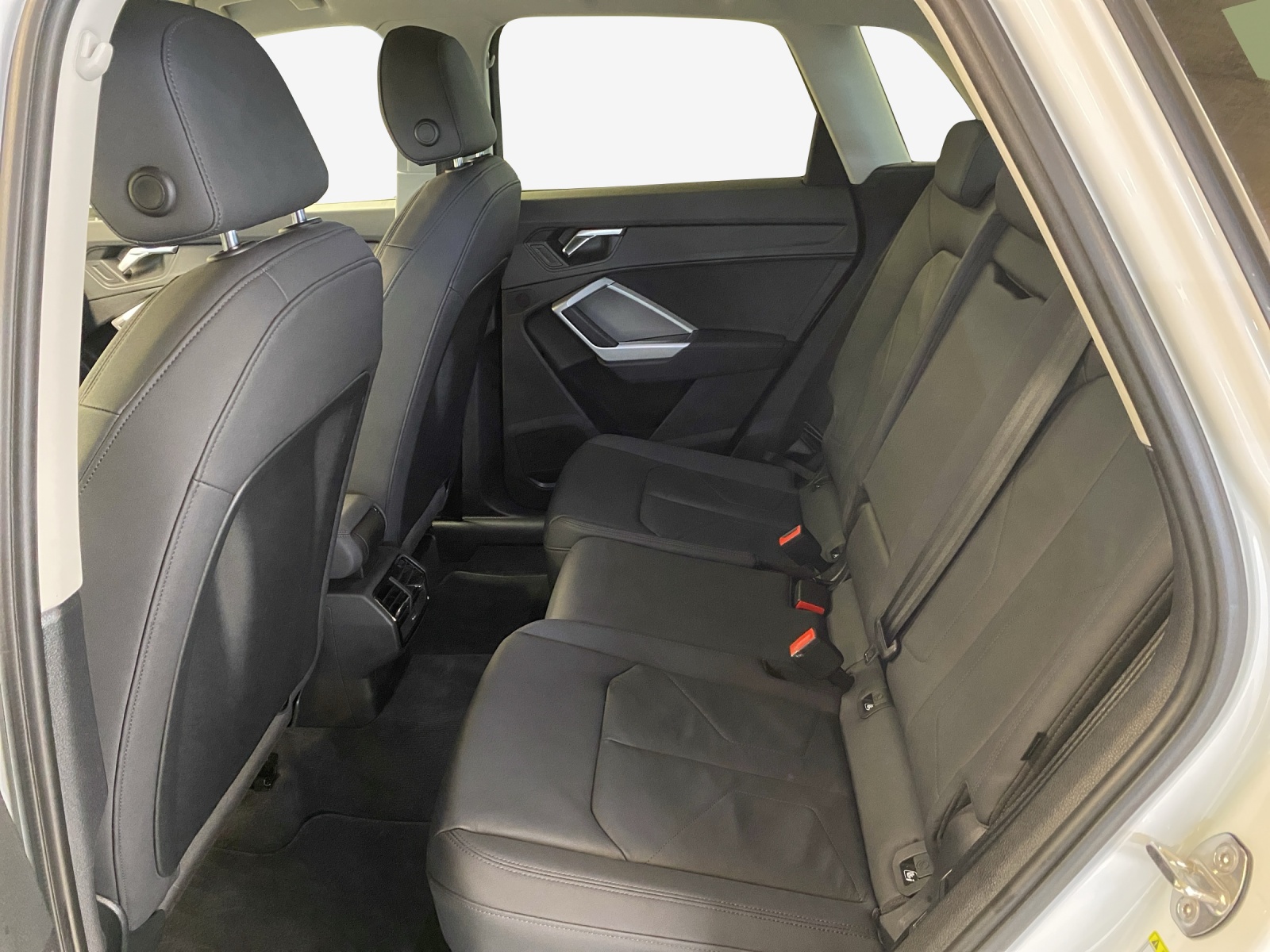 AUDI Q3 40 TFSI advanced quattro S-tronic-image-11