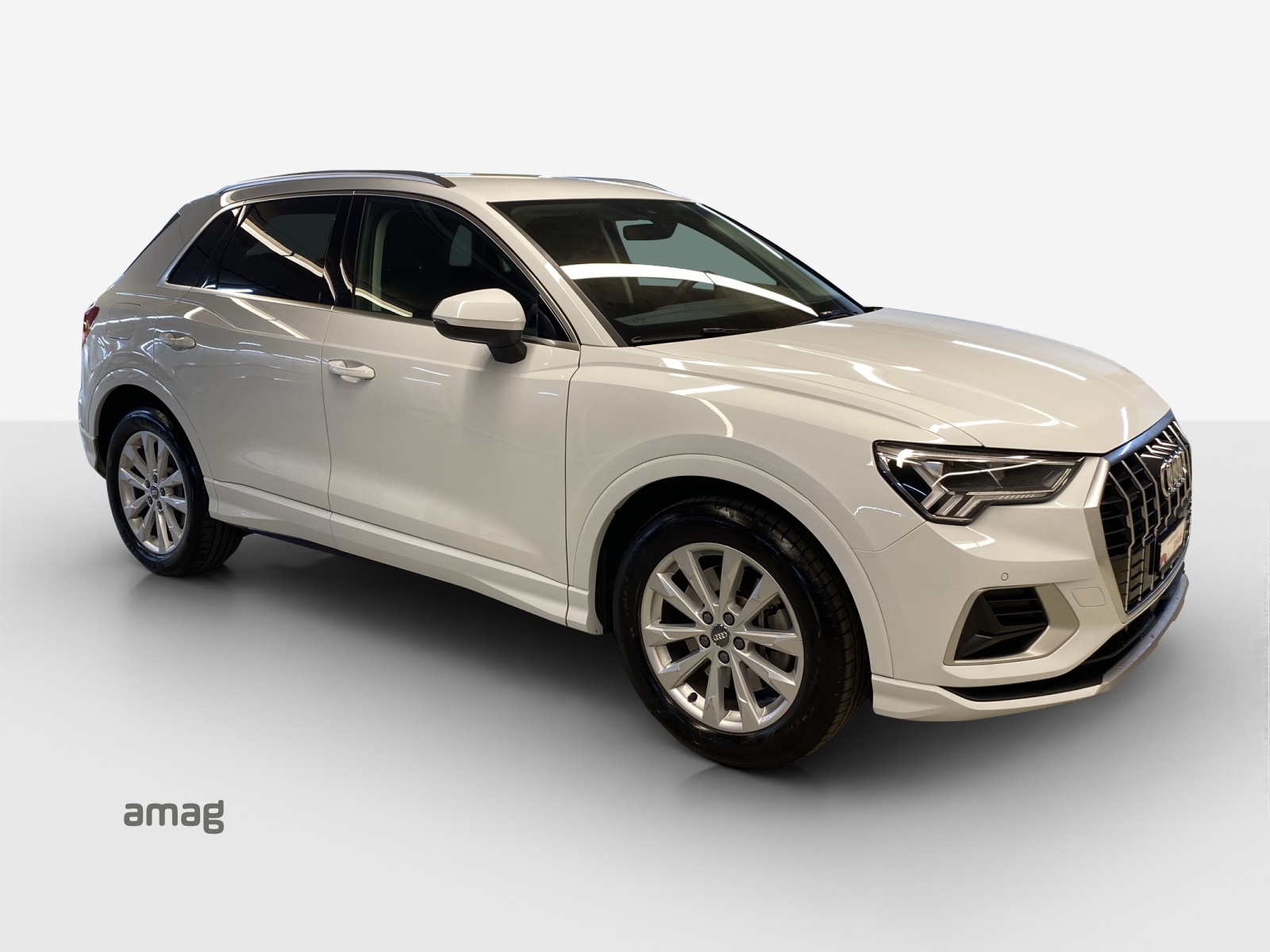 AUDI Q3 40 TFSI advanced quattro S-tronic-image-5
