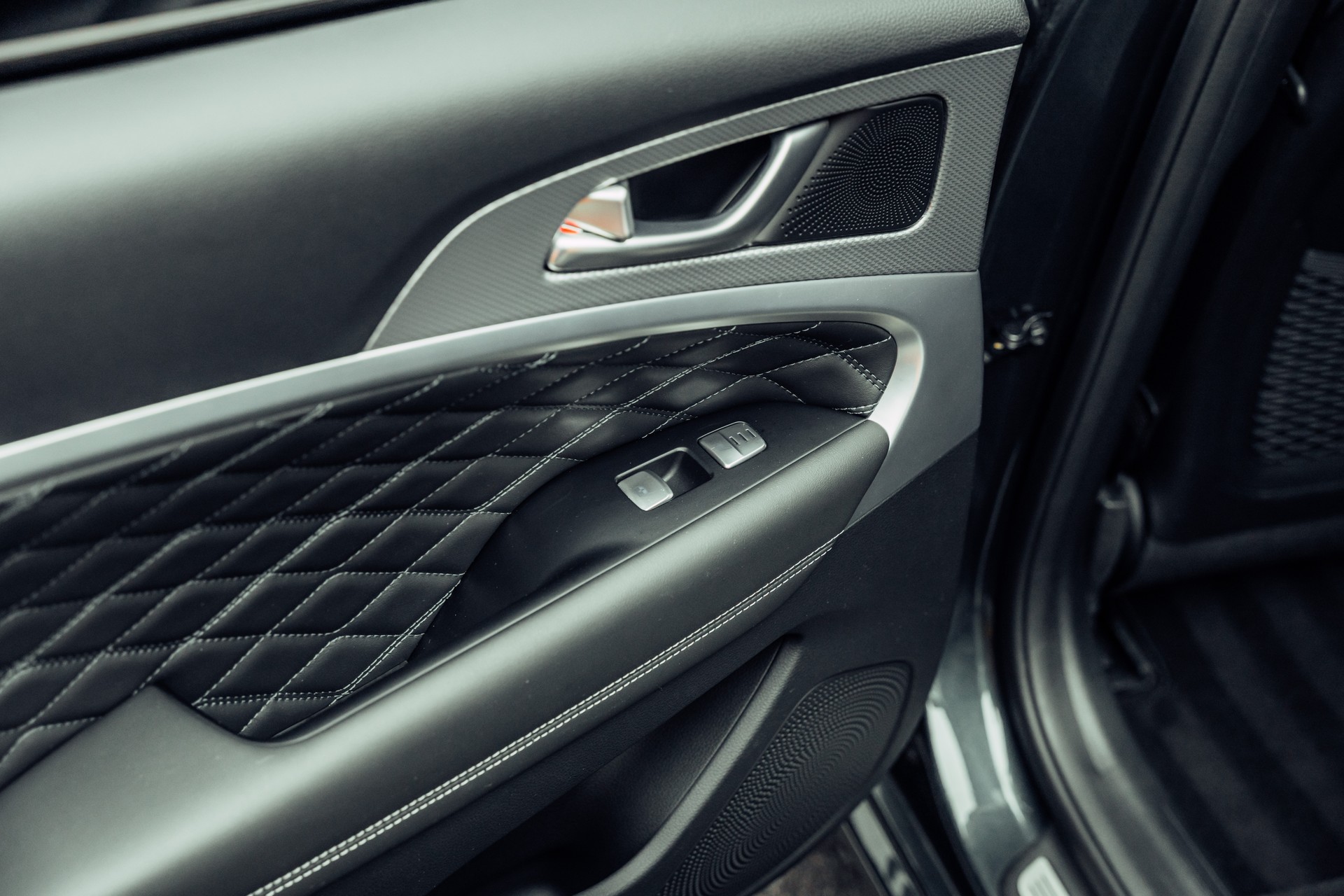 GENESIS G70 Shooting Brake 2.2 CRDI Luxus AT8 AWD-image-13