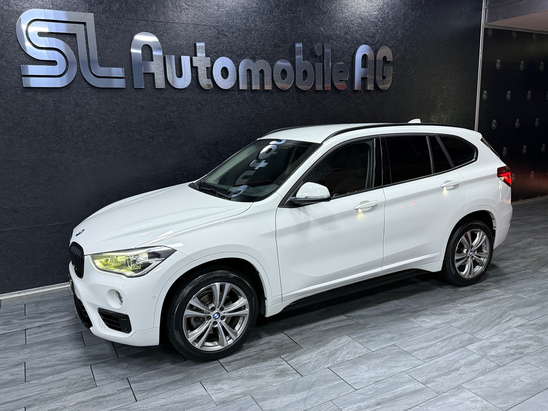 BMW X1 xDrive 18d Sport Line Steptronic CH Fahrzeug-image-4