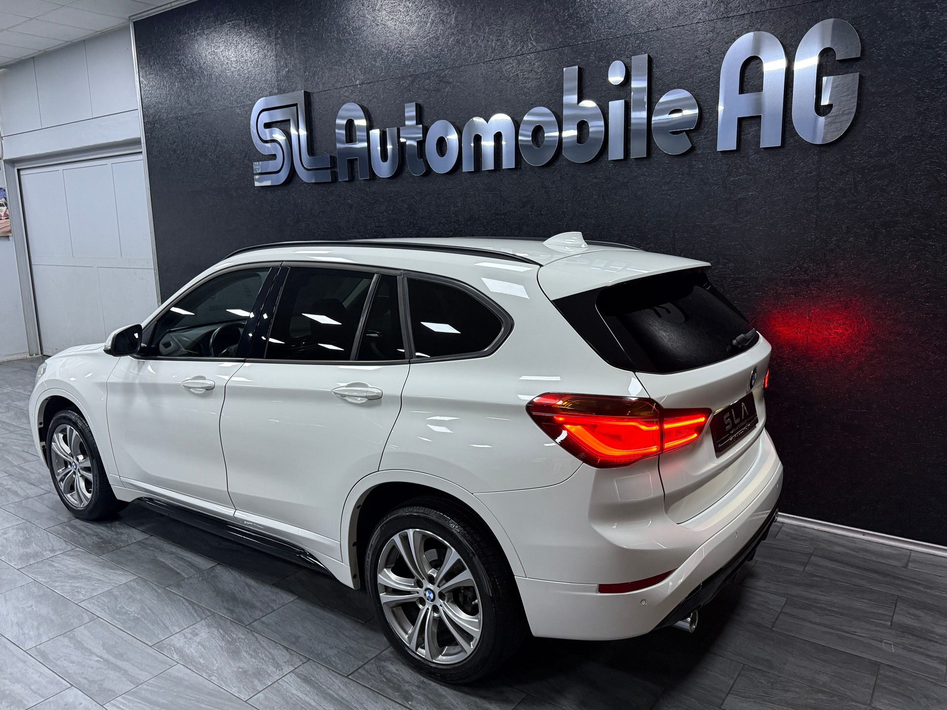 BMW X1 xDrive 18d Sport Line Steptronic CH Fahrzeug-image-6