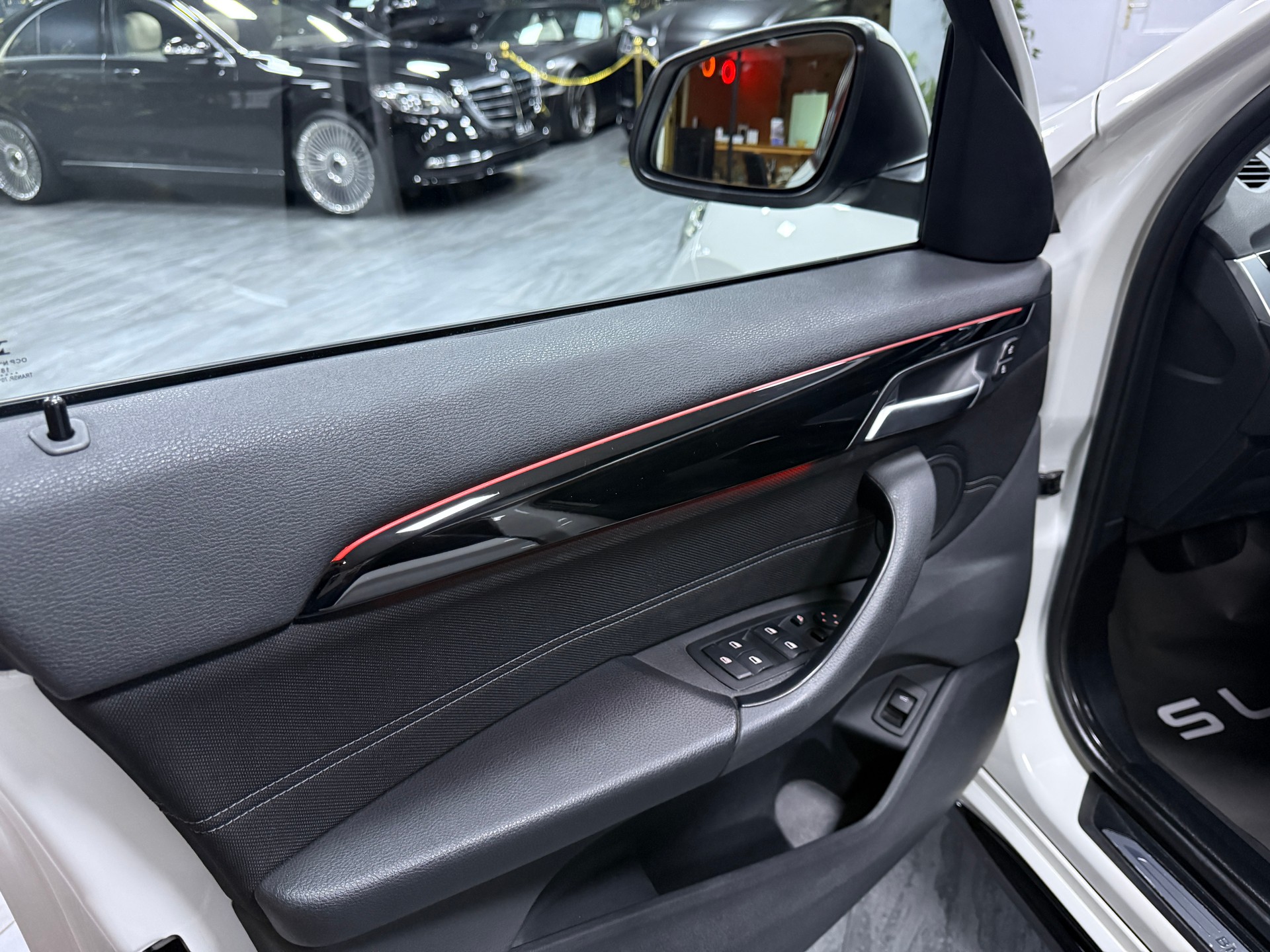 BMW X1 xDrive 18d Sport Line Steptronic CH Fahrzeug-image-16