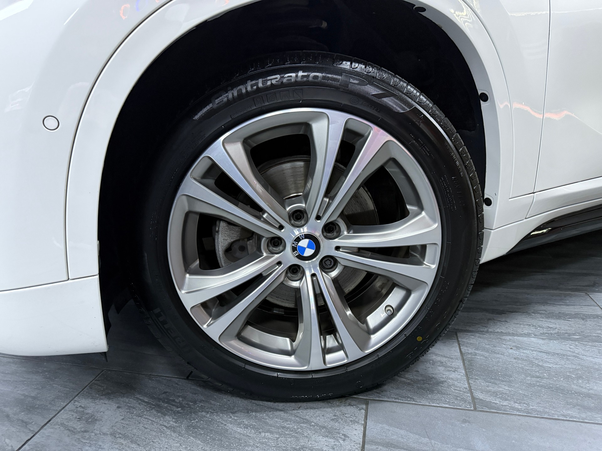 BMW X1 xDrive 18d Sport Line Steptronic CH Fahrzeug-image-2