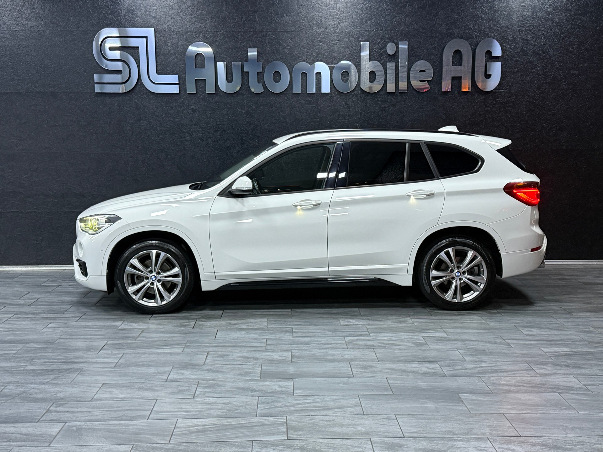 BMW X1 xDrive 18d Sport Line Steptronic CH Fahrzeug-image-5