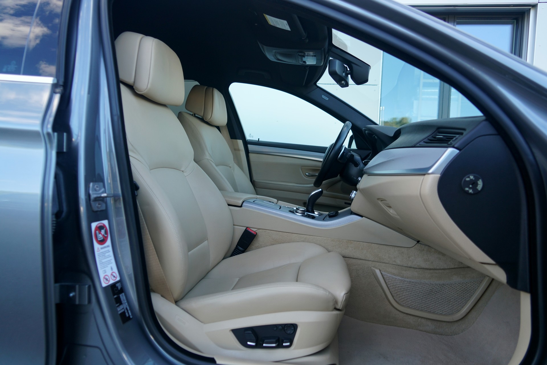BMW 528i xDrive M-Sportpaket Steptronic (CH)-image-13