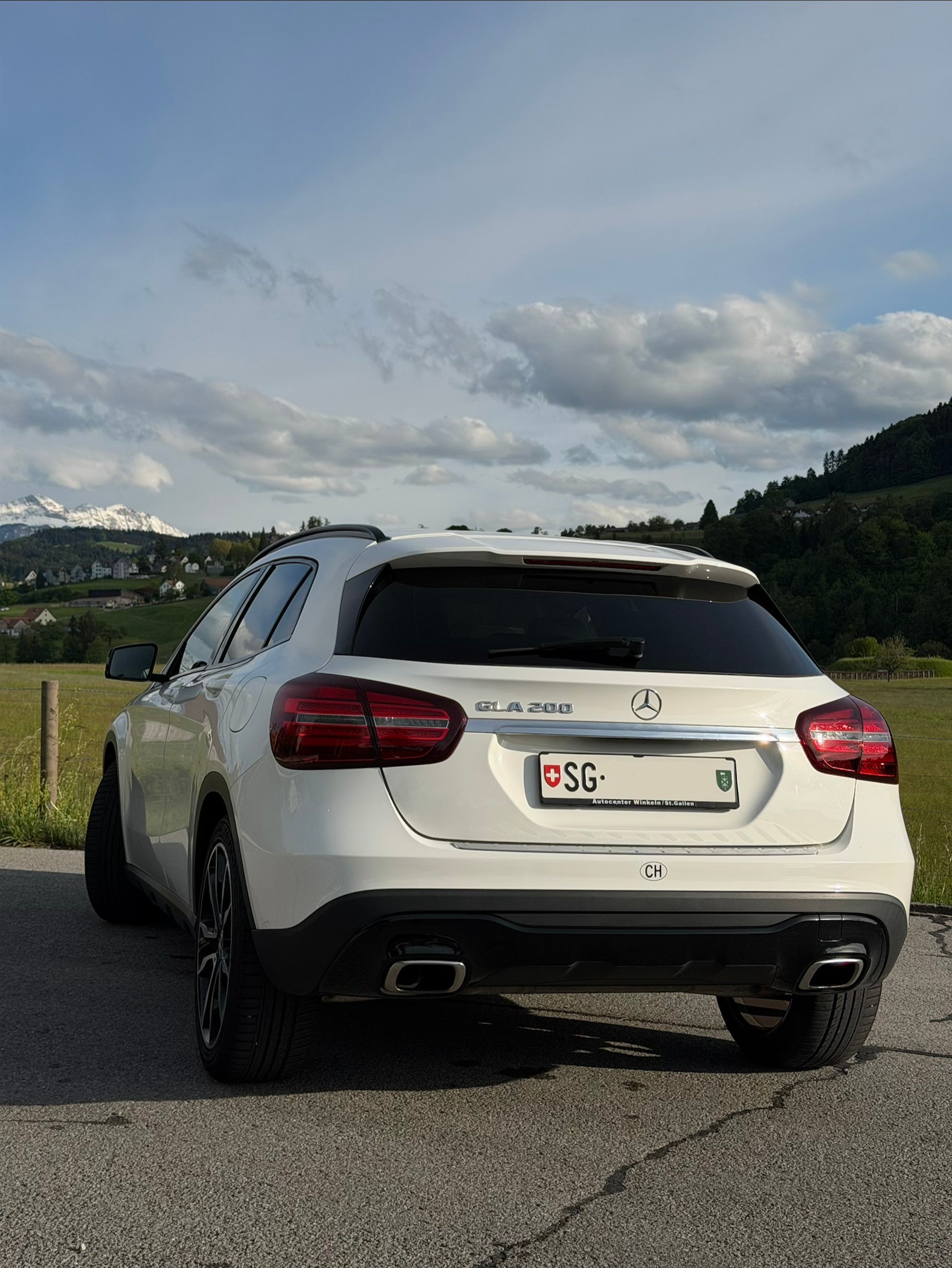 MERCEDES-BENZ GLA 200 Night Star 7G-DCT-image-2
