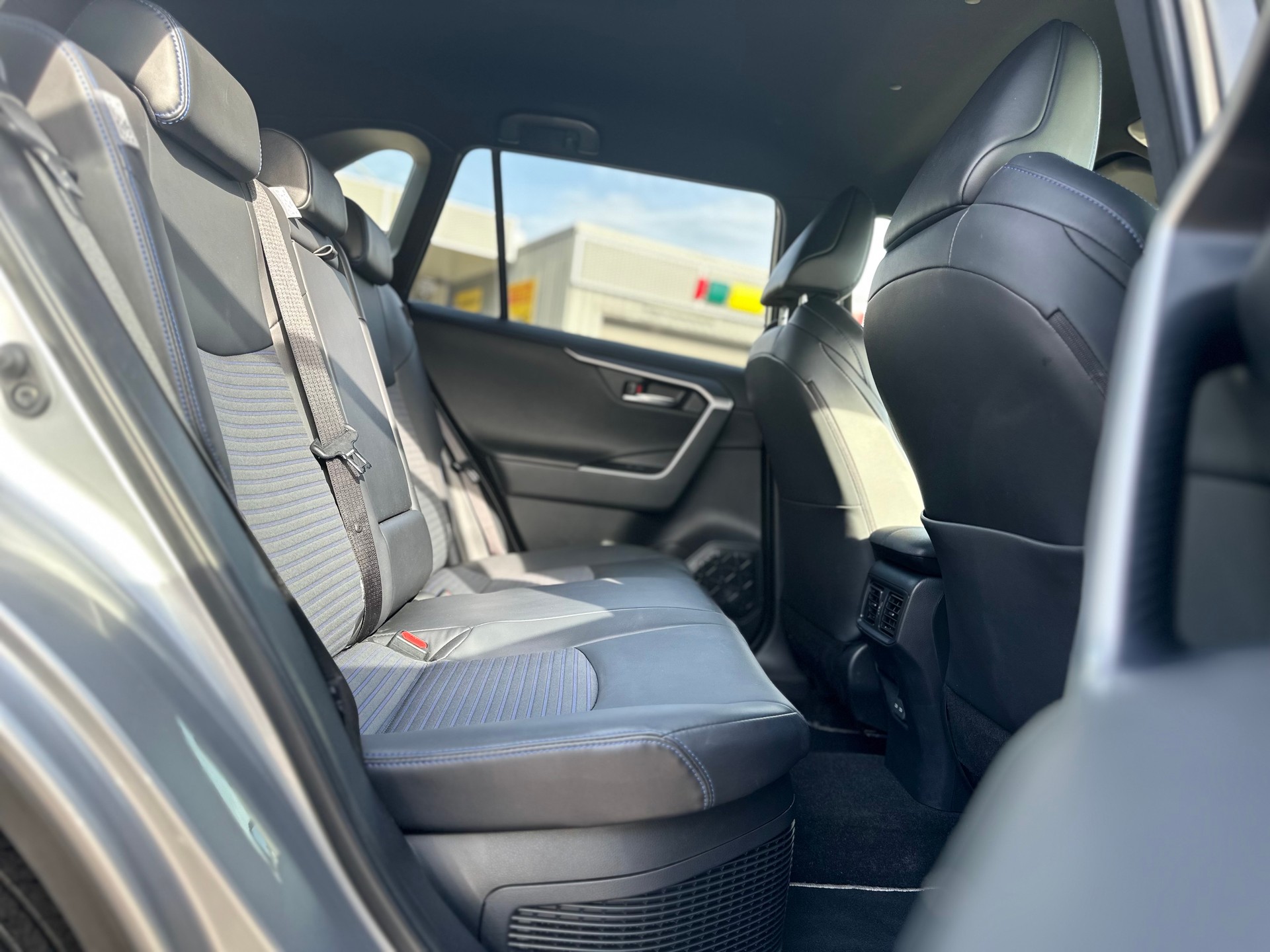 TOYOTA RAV-4 2.5 HSD Style e-CVT 4WD-image-14
