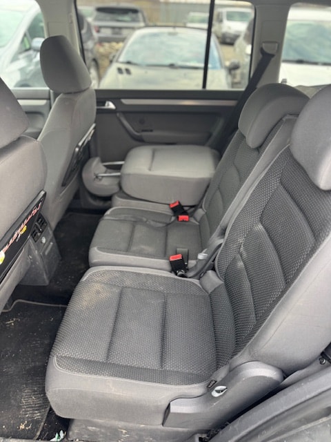 VW Touran 2.0 TDI BlueMotion Technology Highline-image-11