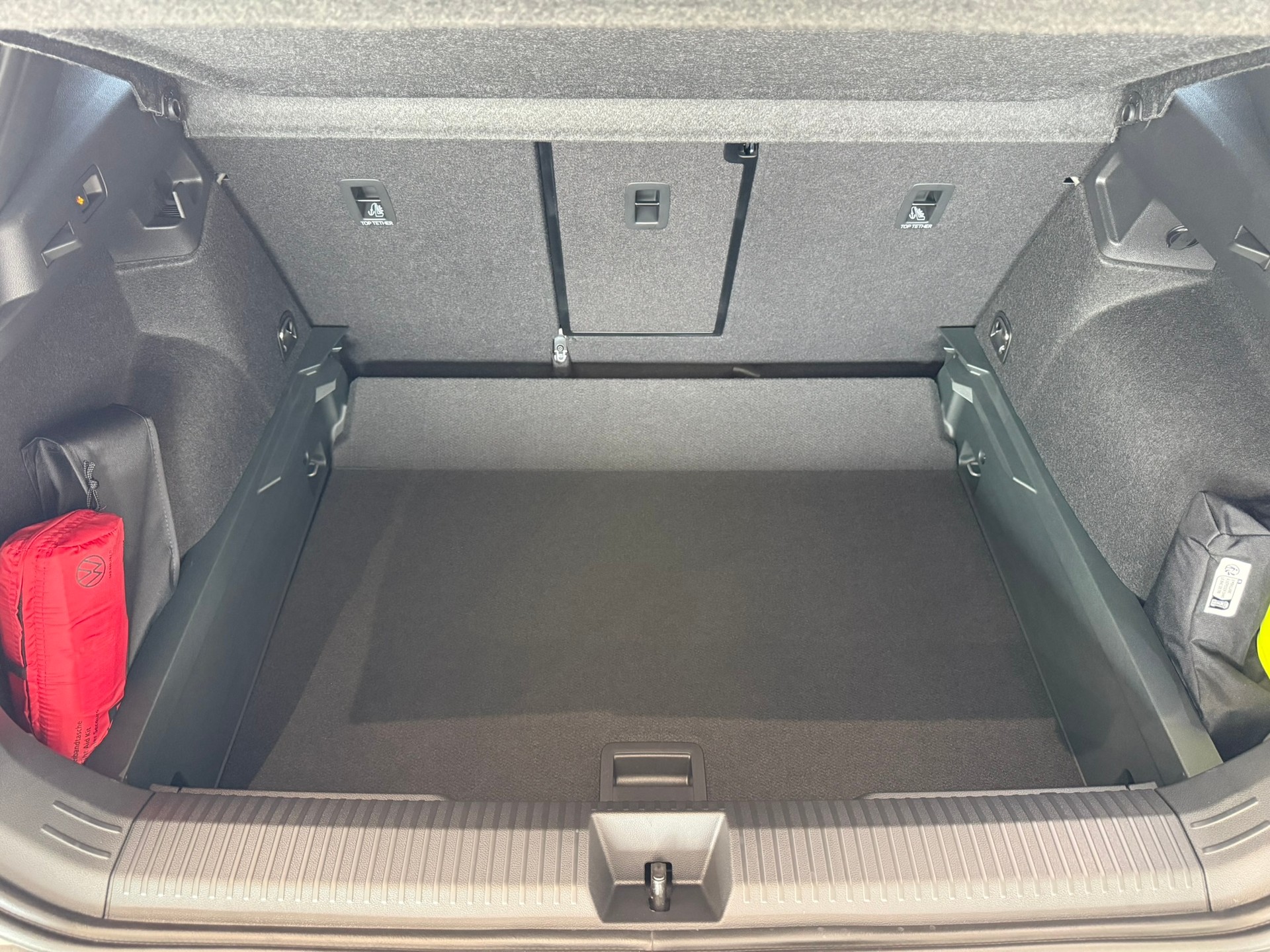 VW T-Roc 1.5 eTSI mHEV R-Line DSG-image-6